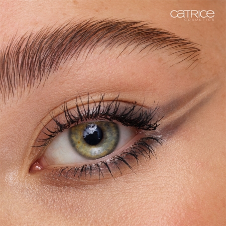 Chì Kẻ Mắt Catrice Kohl Kajal siêu lì tự nhiên